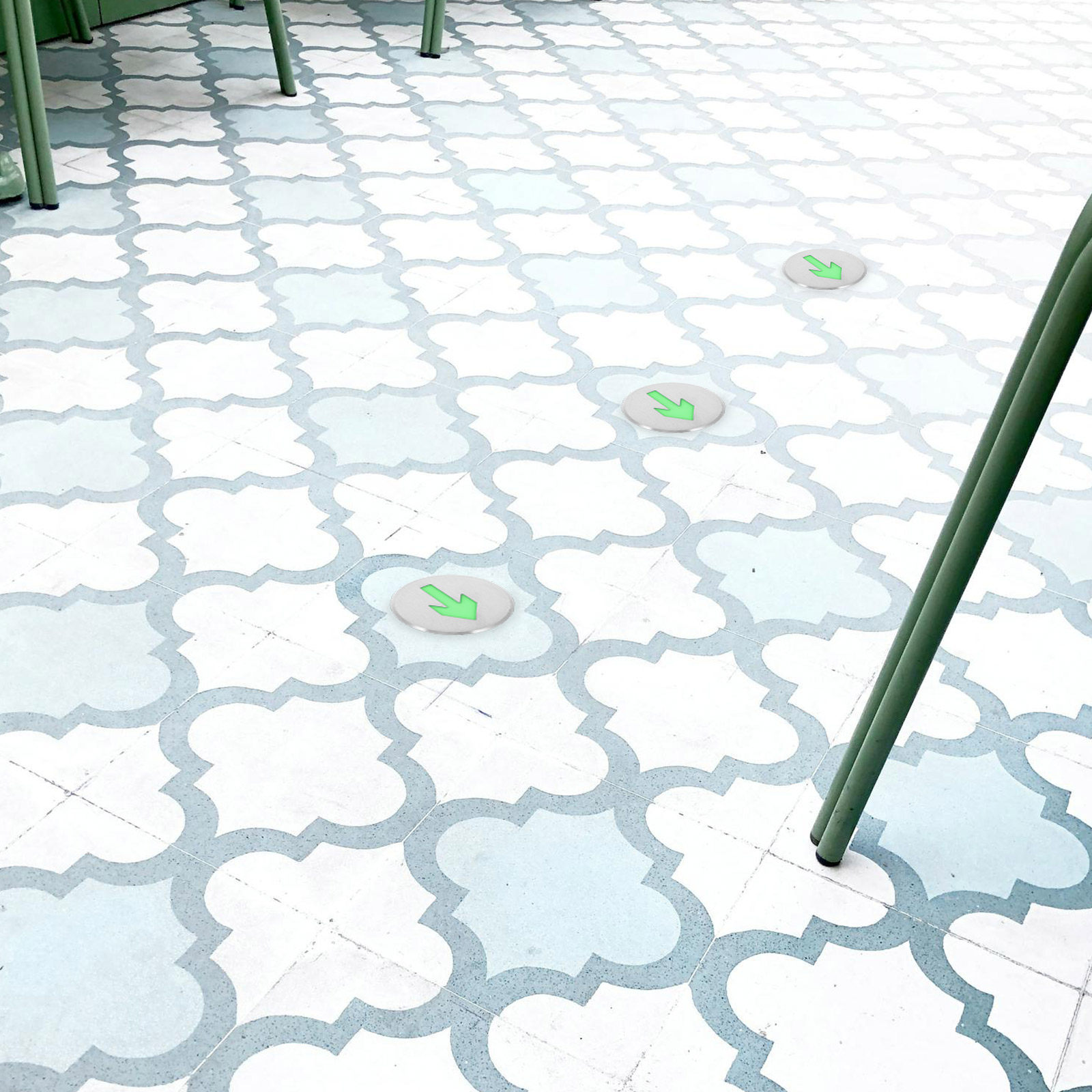 Glowing Arrow Floor Safety Sig - Emergency Exit Sign 评论和价格